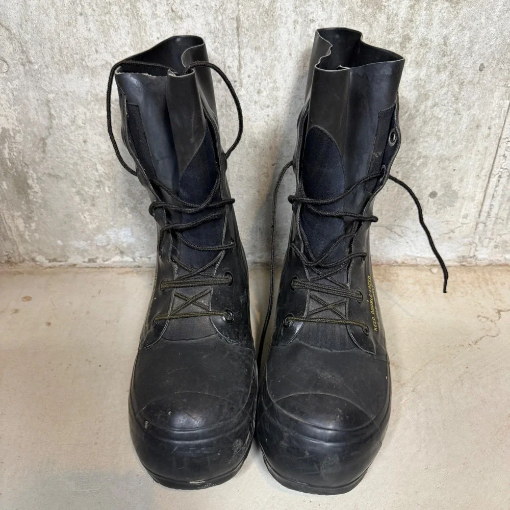 Vintage 80s US Military Mickey Mouse Boots Bata Black Rubber Cold Weather 7R